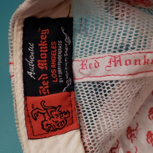 Red Monkey cap - Picture 3 of 4